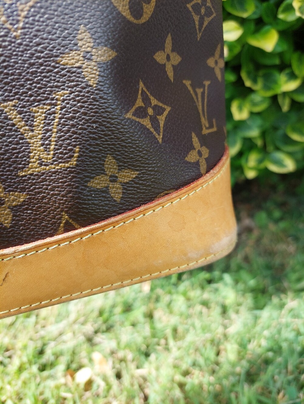 Authentic Y2k LOUIS VUITTON Bag AR1006 Monogram Lock It Horizontal W/ Aulth Card - Picture 2 of 16